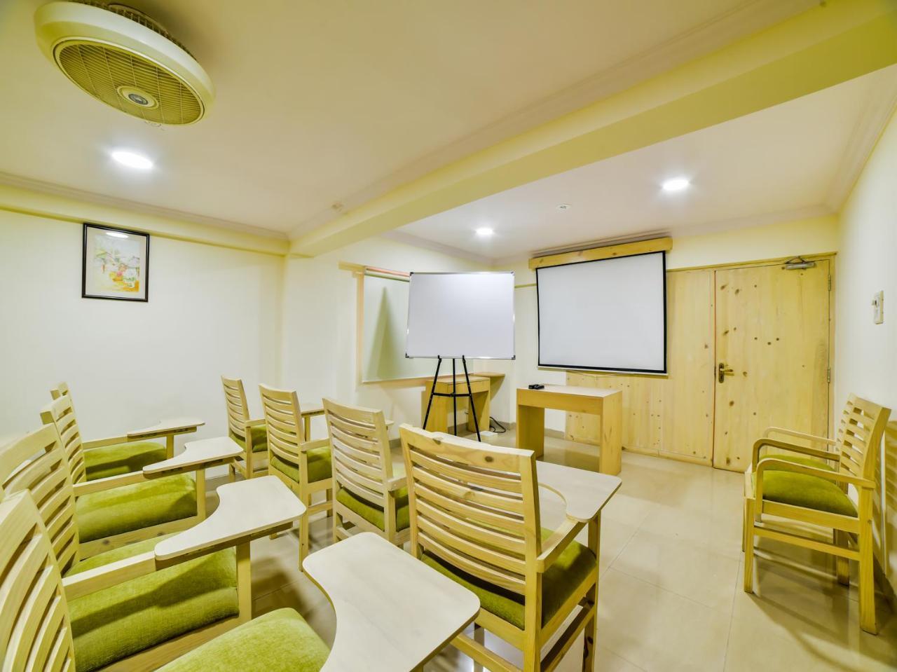Inn Pramila Court